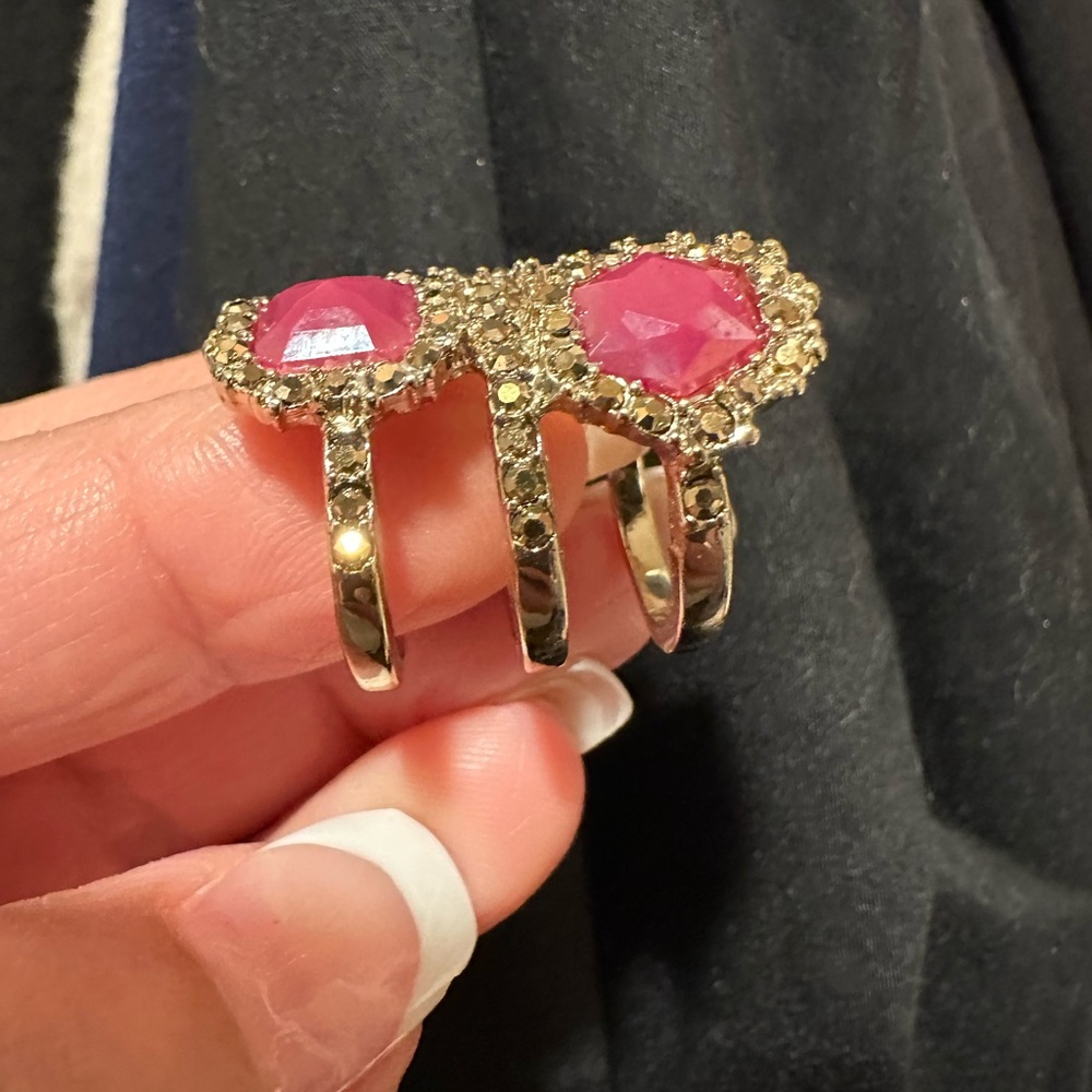 Ring - Picture 2 of 5